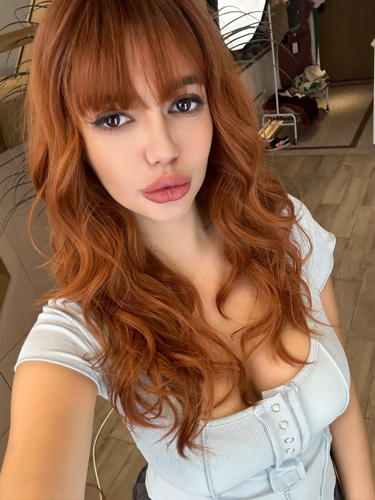 
            
                Load image into Gallery viewer, Sienna Echoes | Synthetic Wig | Orange Brown | 24 inches
            
        